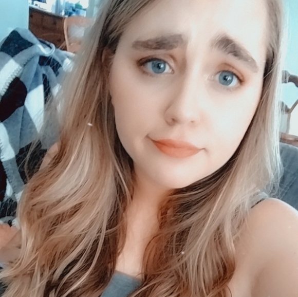 Meet your Posher, Kianna - Picture 3 of 3